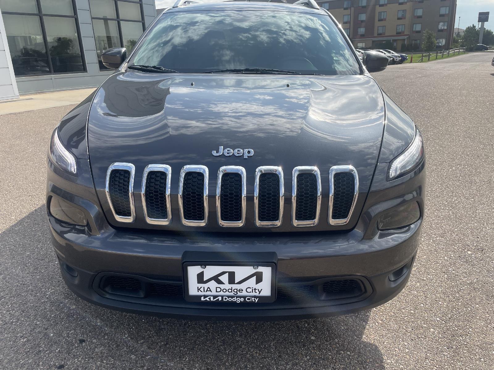 Used 2017 Jeep Cherokee Latitude with VIN 1C4PJMCS1HW621501 for sale in Dodge City, KS