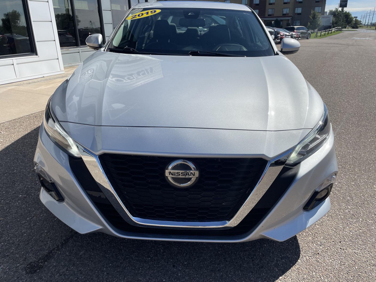 2019 Nissan Altima 2.5 SV photo 3