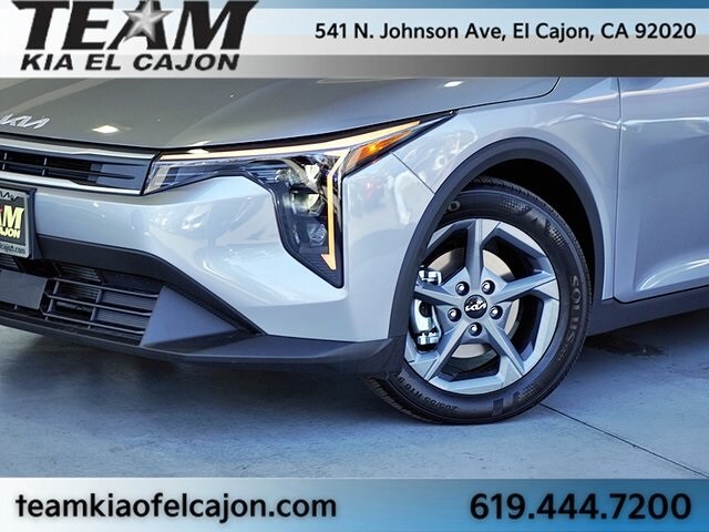 2025 Kia K4 LXS photo 3