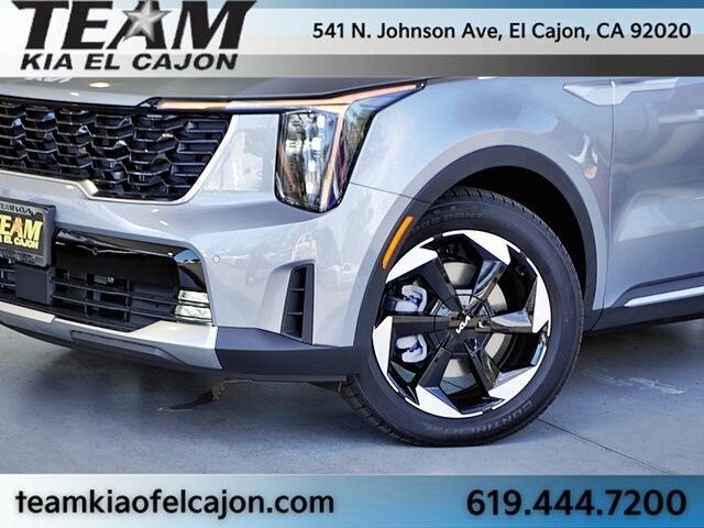 2025 Kia Sorento Plug-In Hybrid EX photo 3