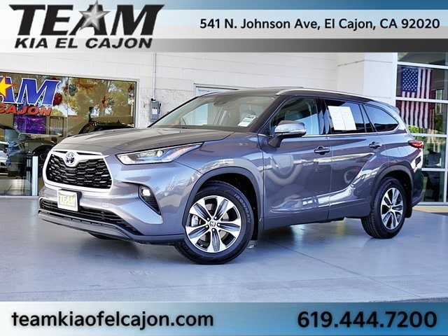 Used 2021 Toyota Highlander XLE with VIN 5TDHZRAH8MS047667 for sale in El Cajon, CA