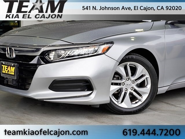 2019 Honda Accord LX photo 3