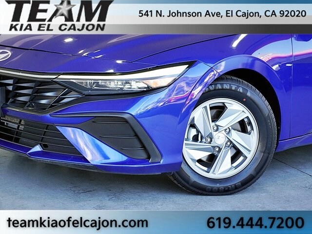 2024 Hyundai Elantra SE photo 3