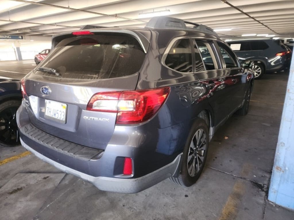 Used 2015 Subaru Outback 2.5i Limited w/Moonroof/KeylessAccess/Nav/EyeSight SUV