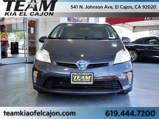 2014 Toyota Prius Three photo 4
