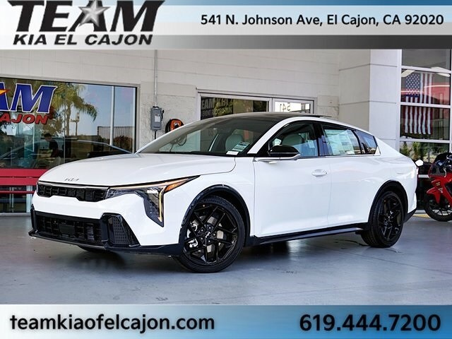 2025 Kia K4 GT-Line Turbo photo 2