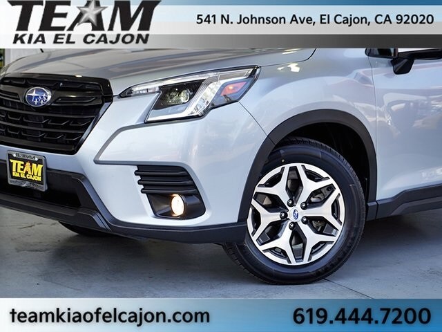 2023 Subaru Forester Premium photo 2