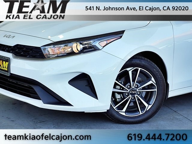2024 Kia Forte LXS photo 3