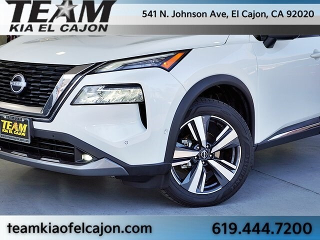 2022 Nissan Rogue SL photo 3