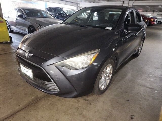 2017 Toyota Yaris iA Base photo 4