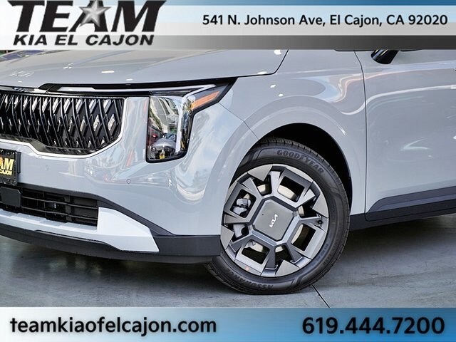 2026 Kia Carnival EX photo 3