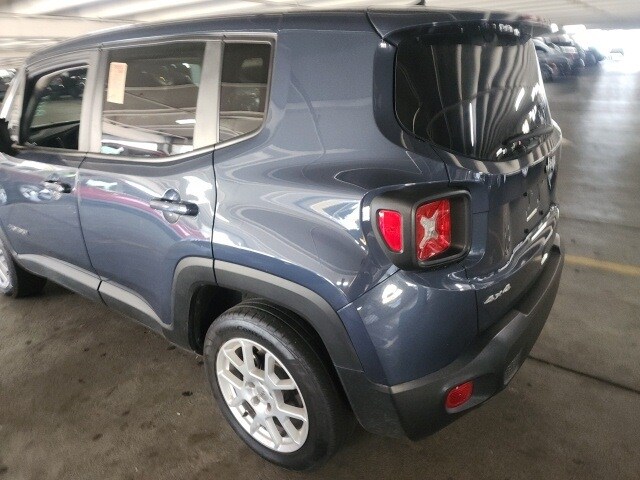 2023 Jeep Renegade Latitude photo 3
