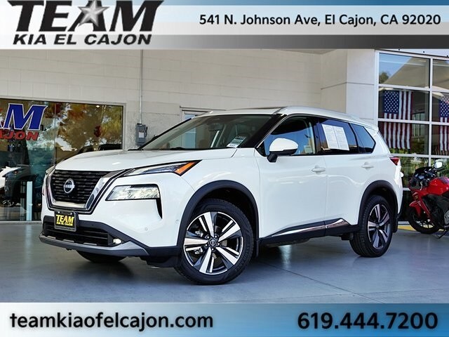 2022 Nissan Rogue SL photo 2