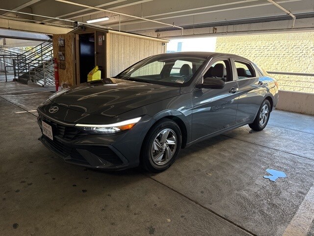 2024 Hyundai Elantra SE photo 2