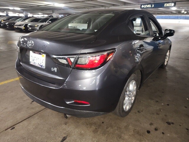 2017 Toyota Yaris iA Base photo 2