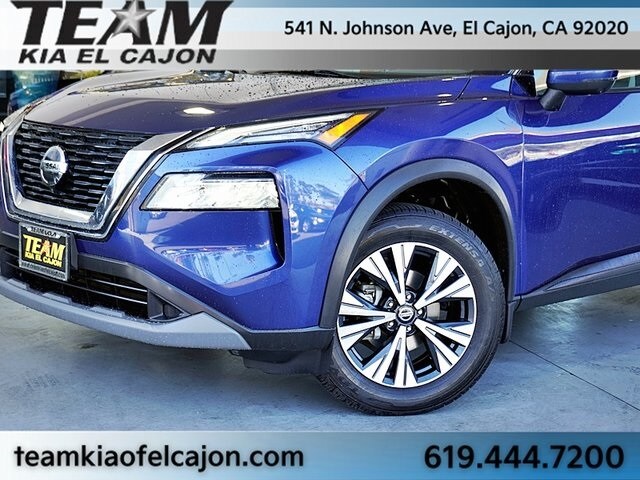 2021 Nissan Rogue SV photo 3