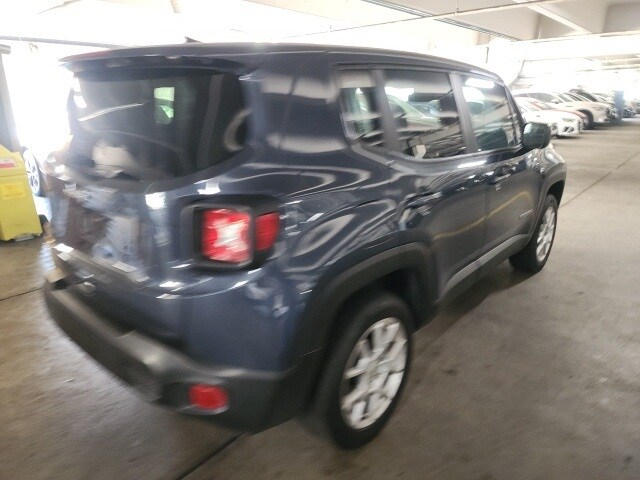 2023 Jeep Renegade Latitude photo 2