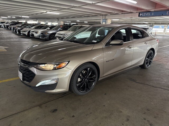 2023 Chevrolet Malibu 1LT photo 2
