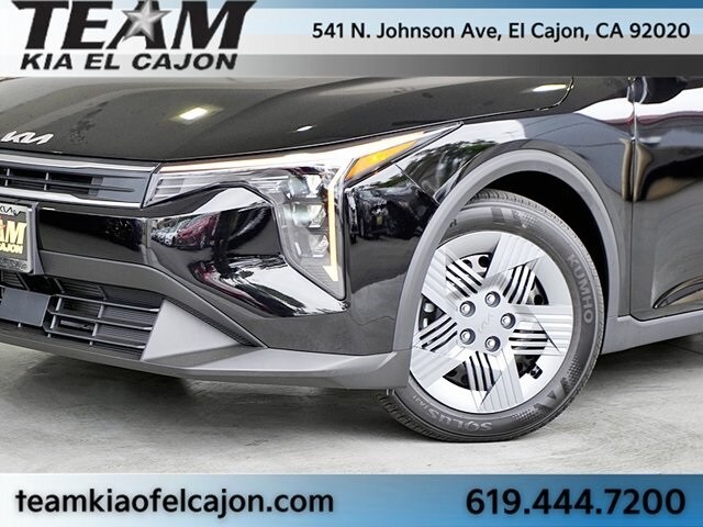 2025 Kia K4 LX photo 3