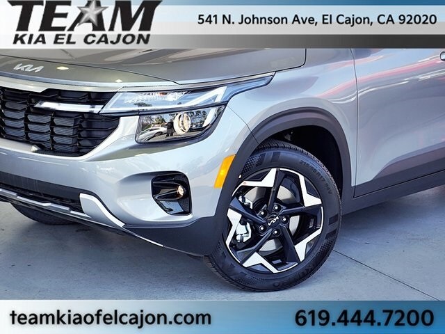 2025 Kia Seltos EX photo 3