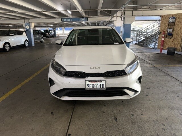 2023 Kia Forte LXS photo 2