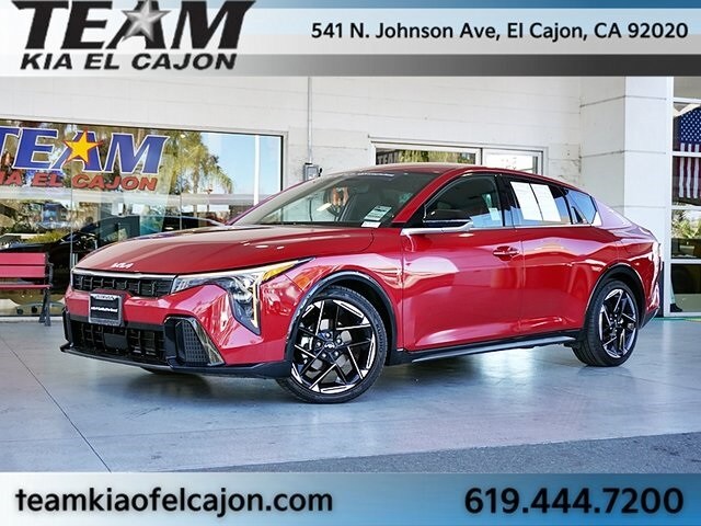 2025 Kia K4 GT-Line photo 2
