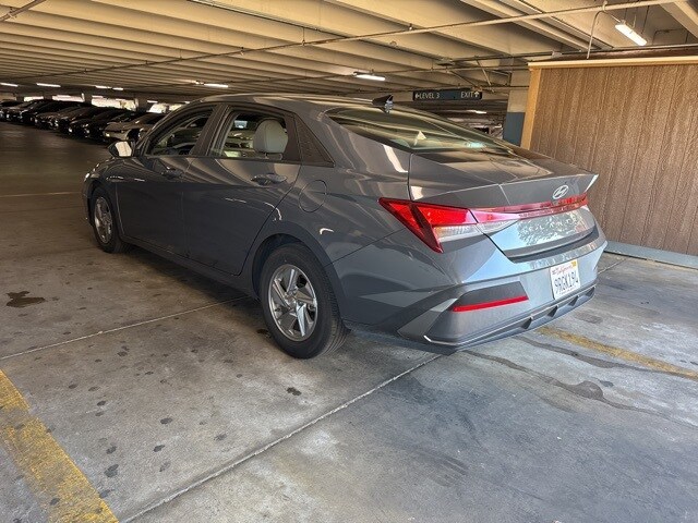 2024 Hyundai Elantra SE photo 3
