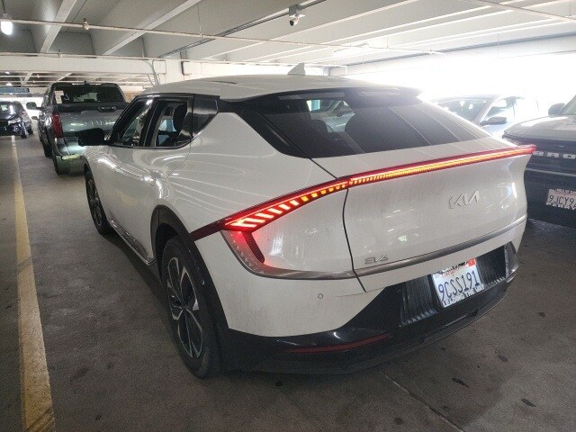 2022 Kia EV6 Wind photo 4