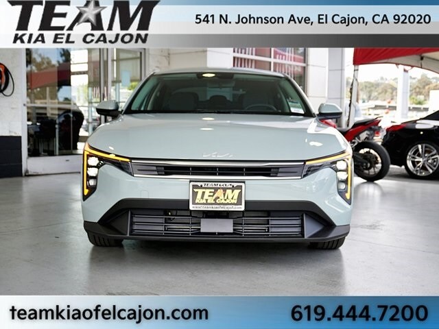 2025 Kia K4 LXS photo 3