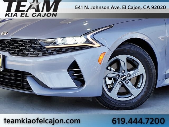 2021 Kia K5 LX photo 2