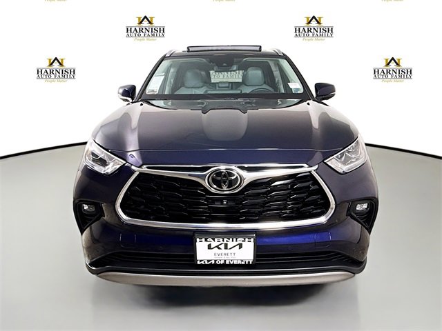 2023 Toyota Highlander Platinum photo 2