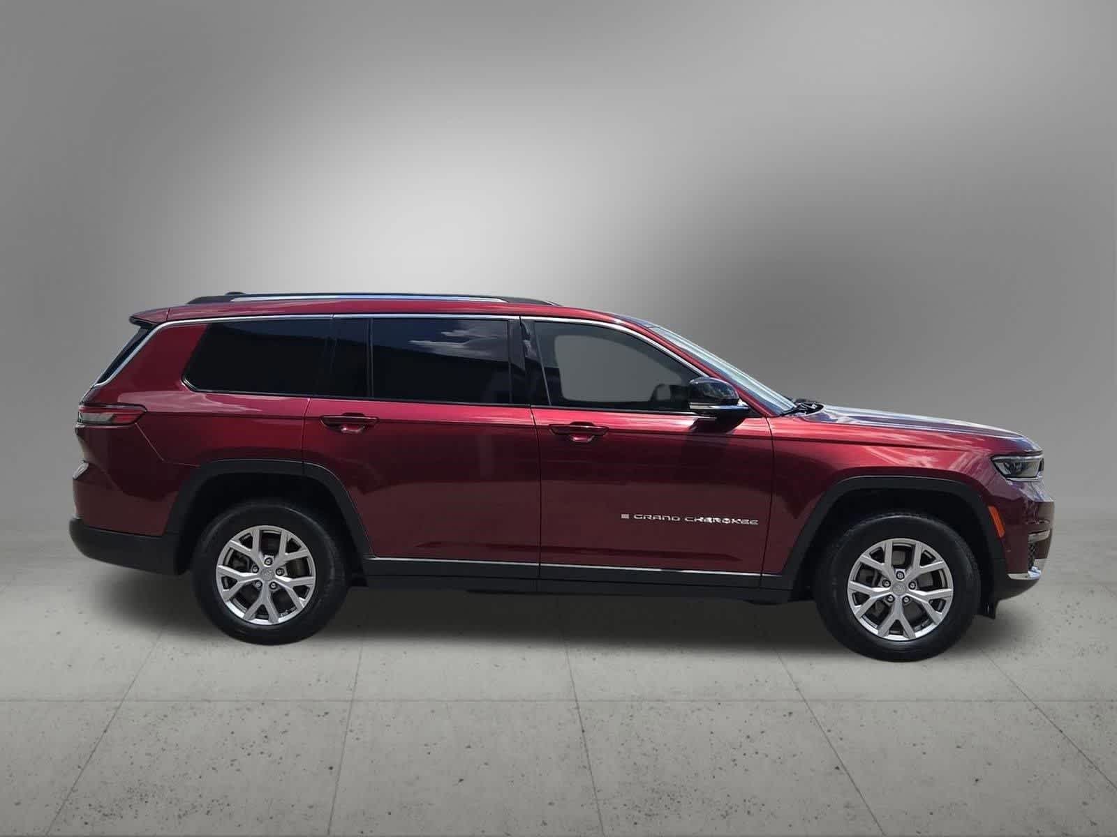 Thumbnail: 2022 Jeep Grand Cherokee - 7