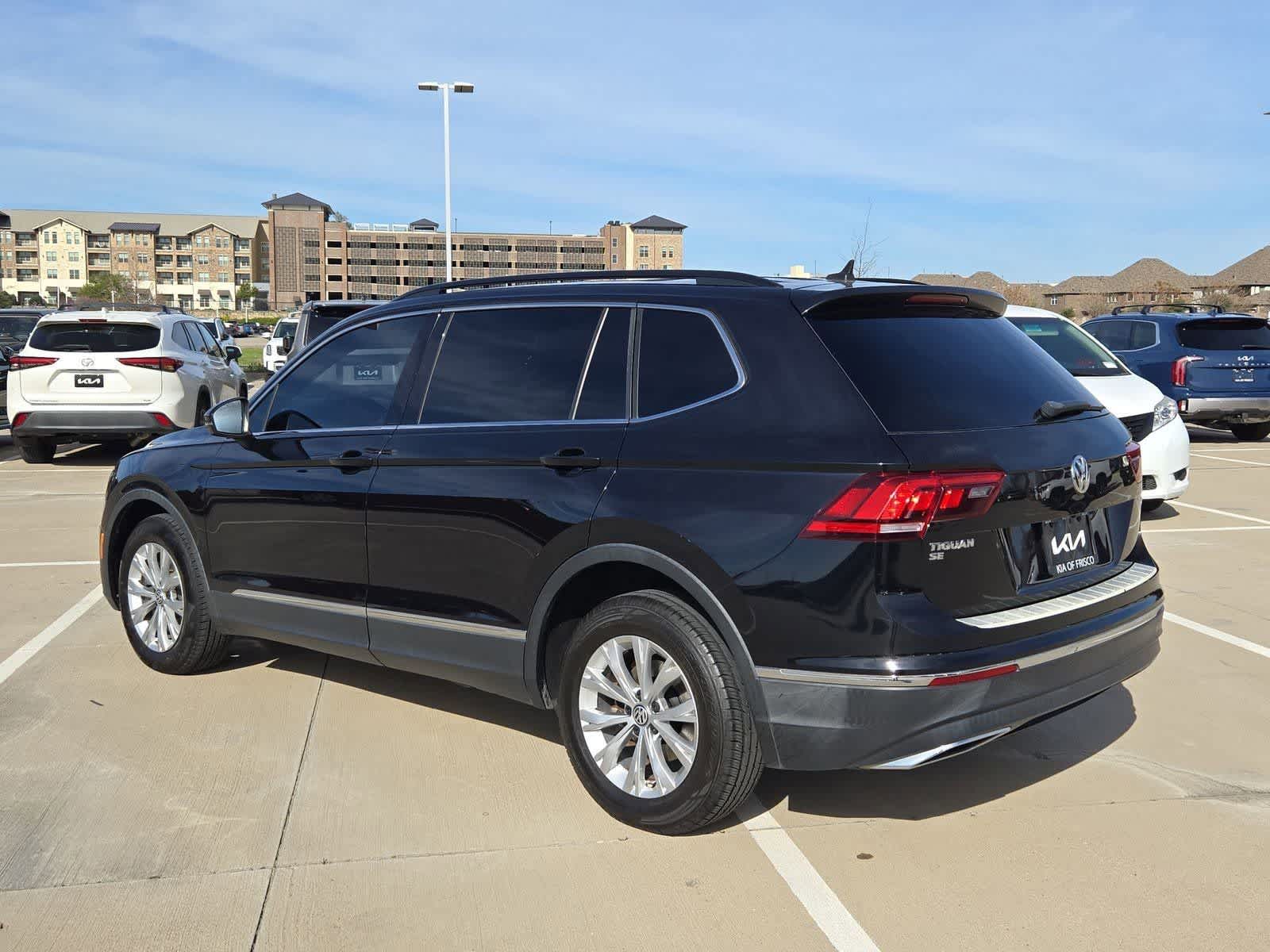 Thumbnail: 2018 Volkswagen Tiguan - 4