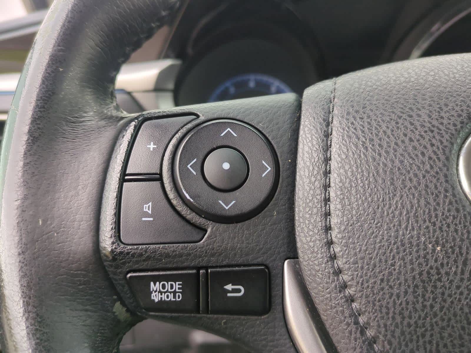 Thumbnail: 2015 Toyota Corolla - 25