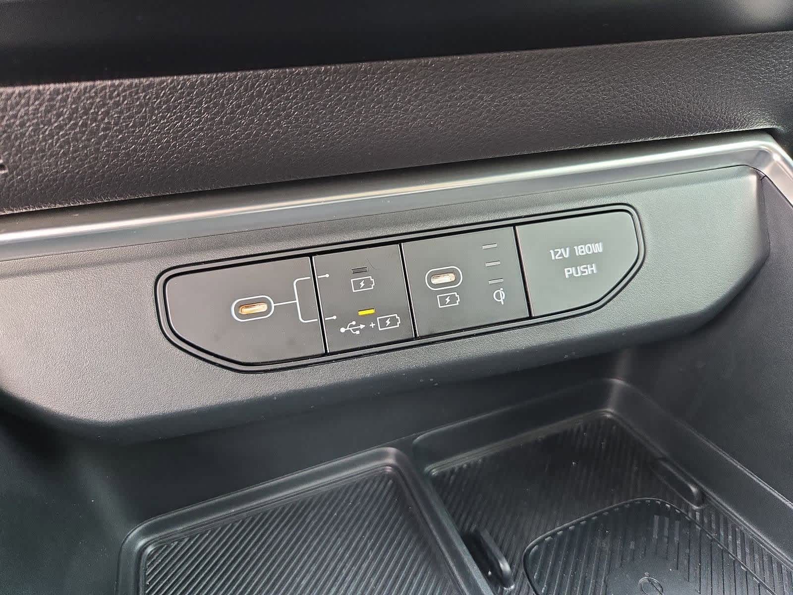 Thumbnail: 2025 Kia Carnival - 32