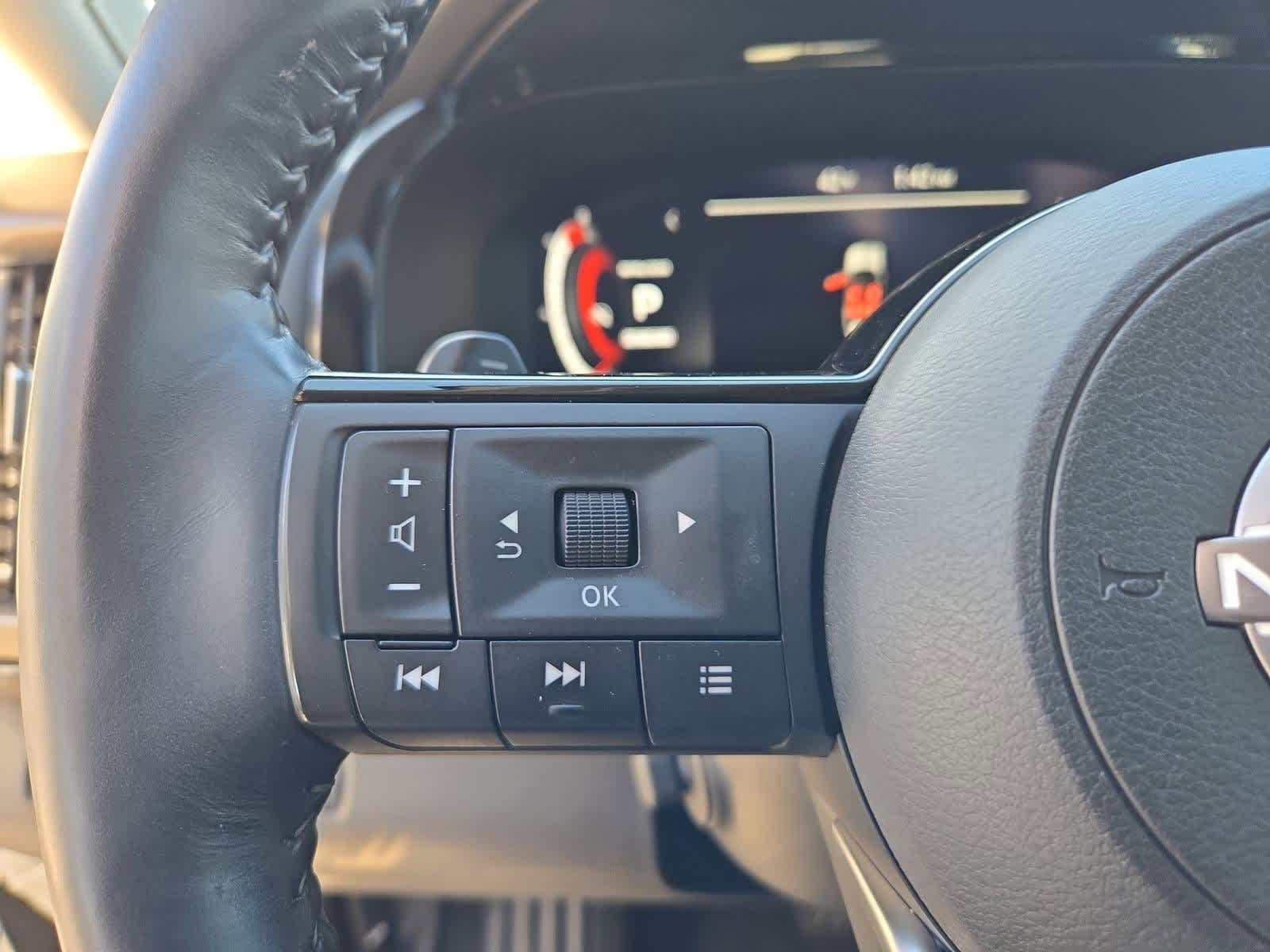 Thumbnail: 2022 Nissan Pathfinder - 24