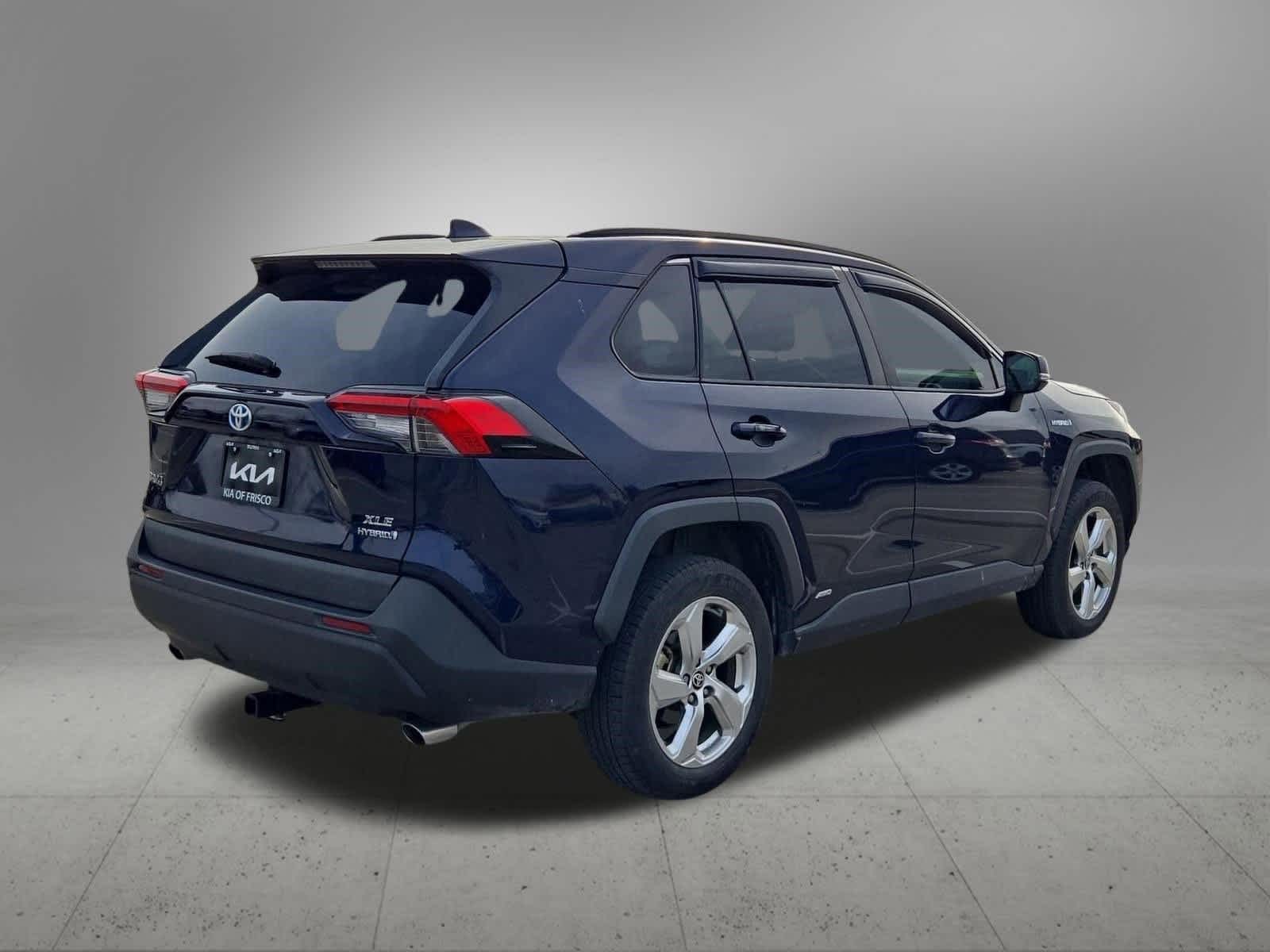 Thumbnail: 2021 Toyota RAV4 - 6