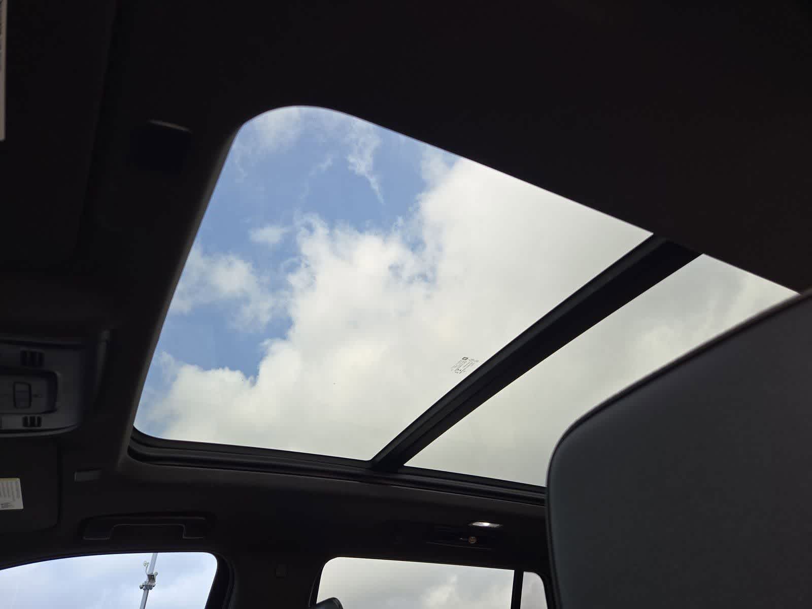 Thumbnail: 2021 Chevrolet Tahoe - 17