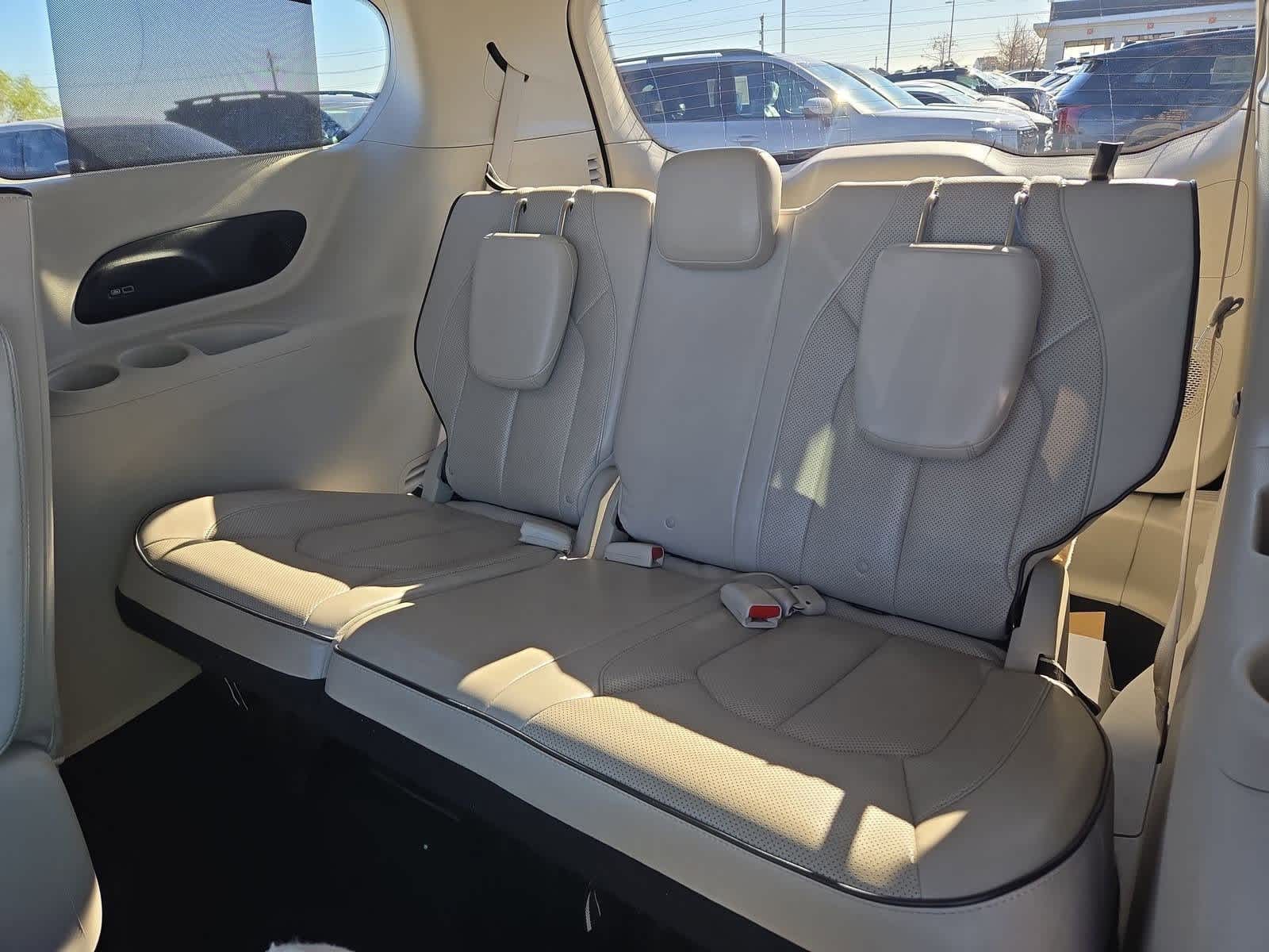 Thumbnail: 2018 Chrysler Pacifica - 36