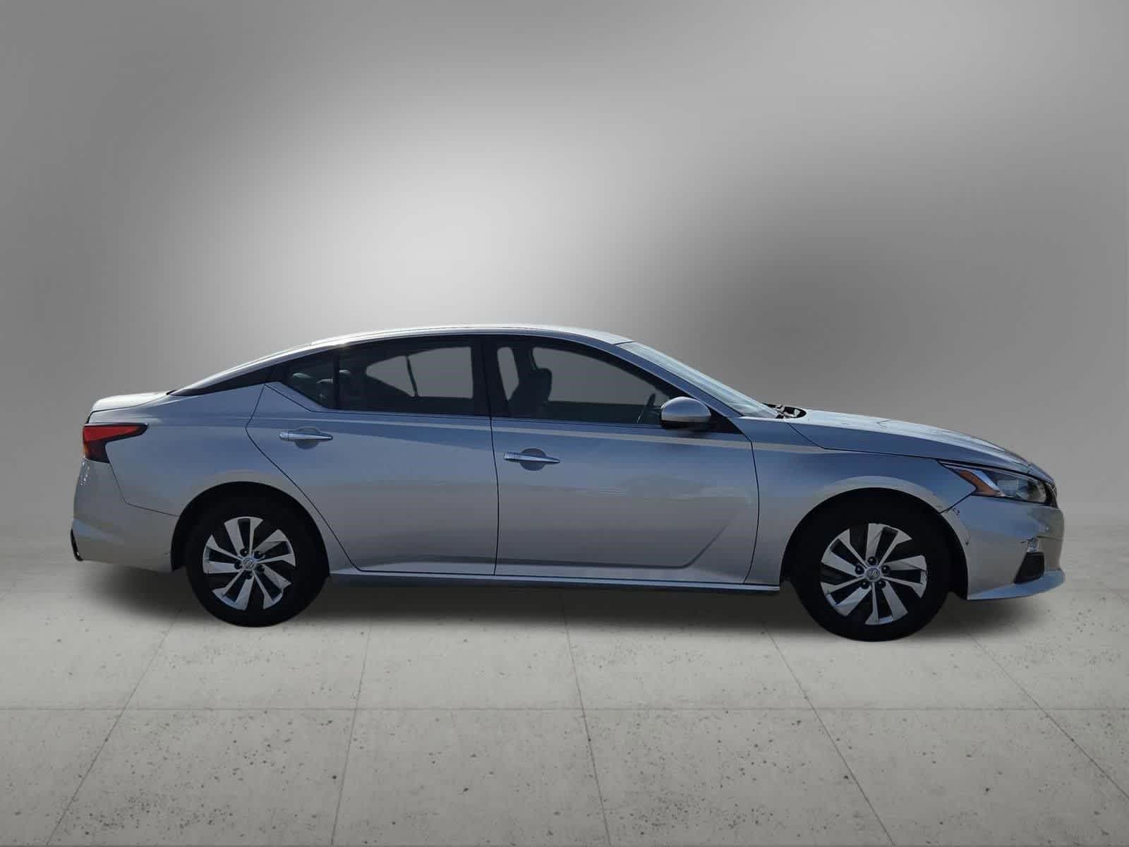Thumbnail: 2019 Nissan Altima - 7