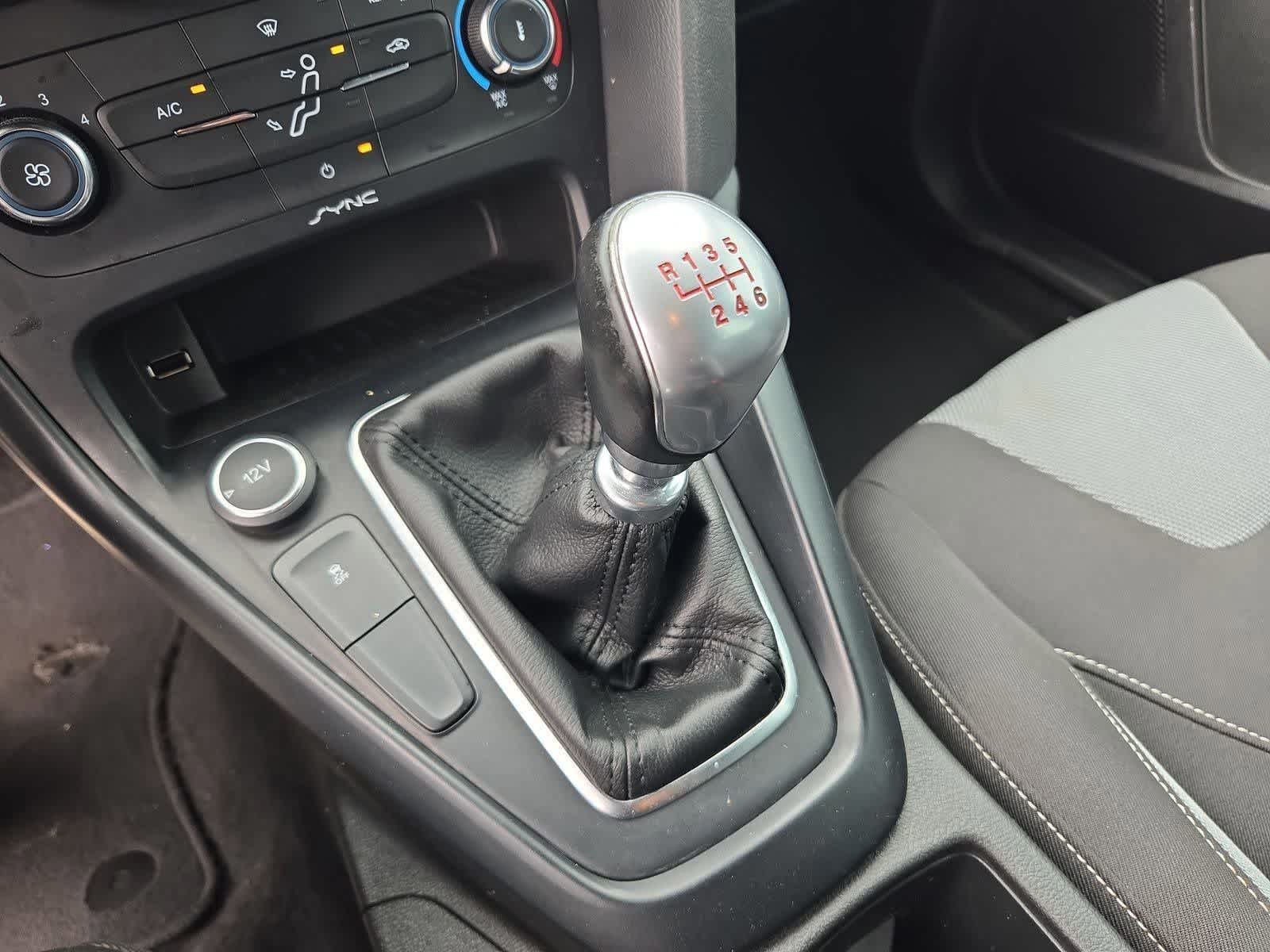 Thumbnail: 2015 Ford Focus - 28