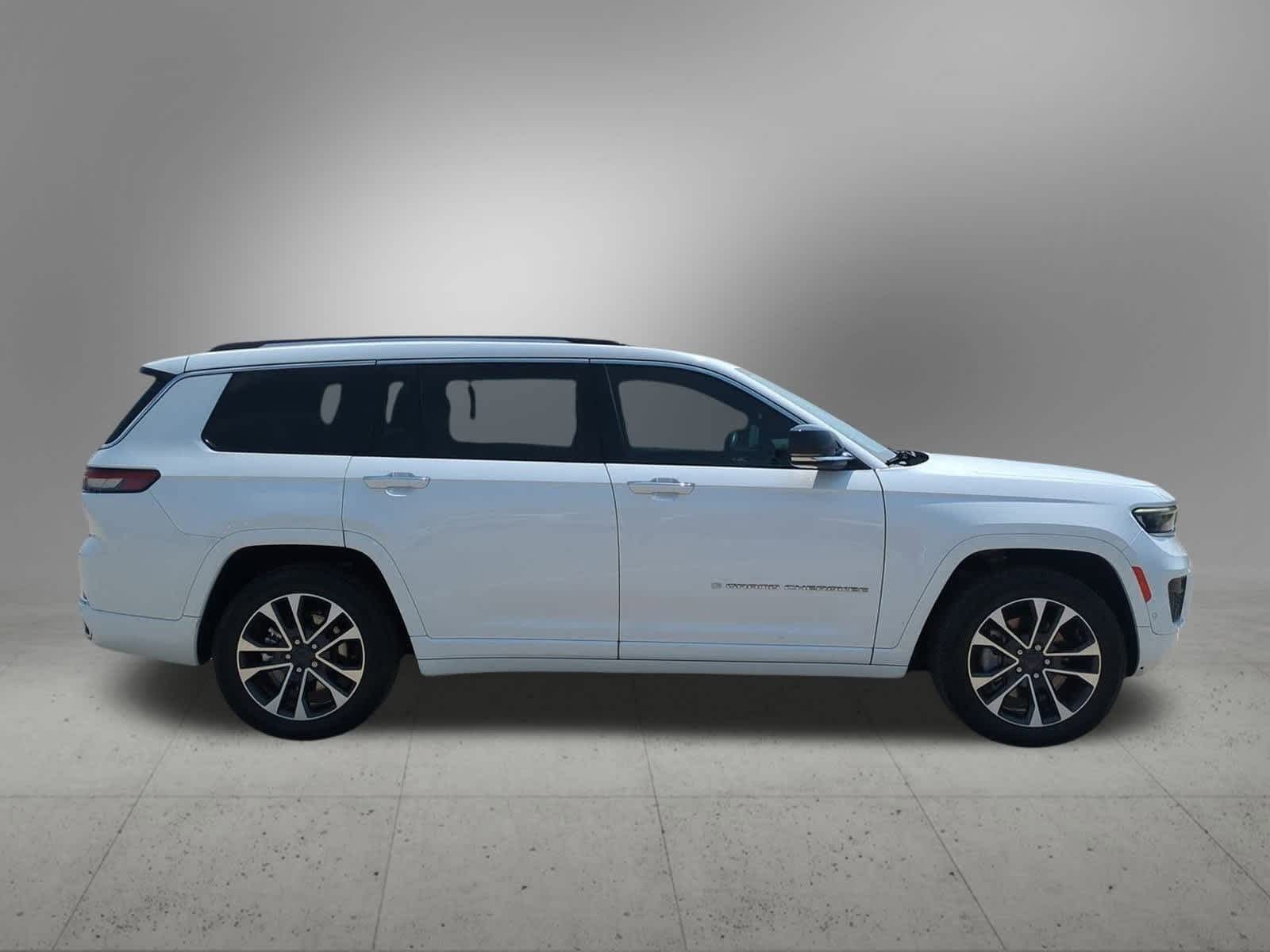 Thumbnail: 2022 Jeep Grand Cherokee - 7
