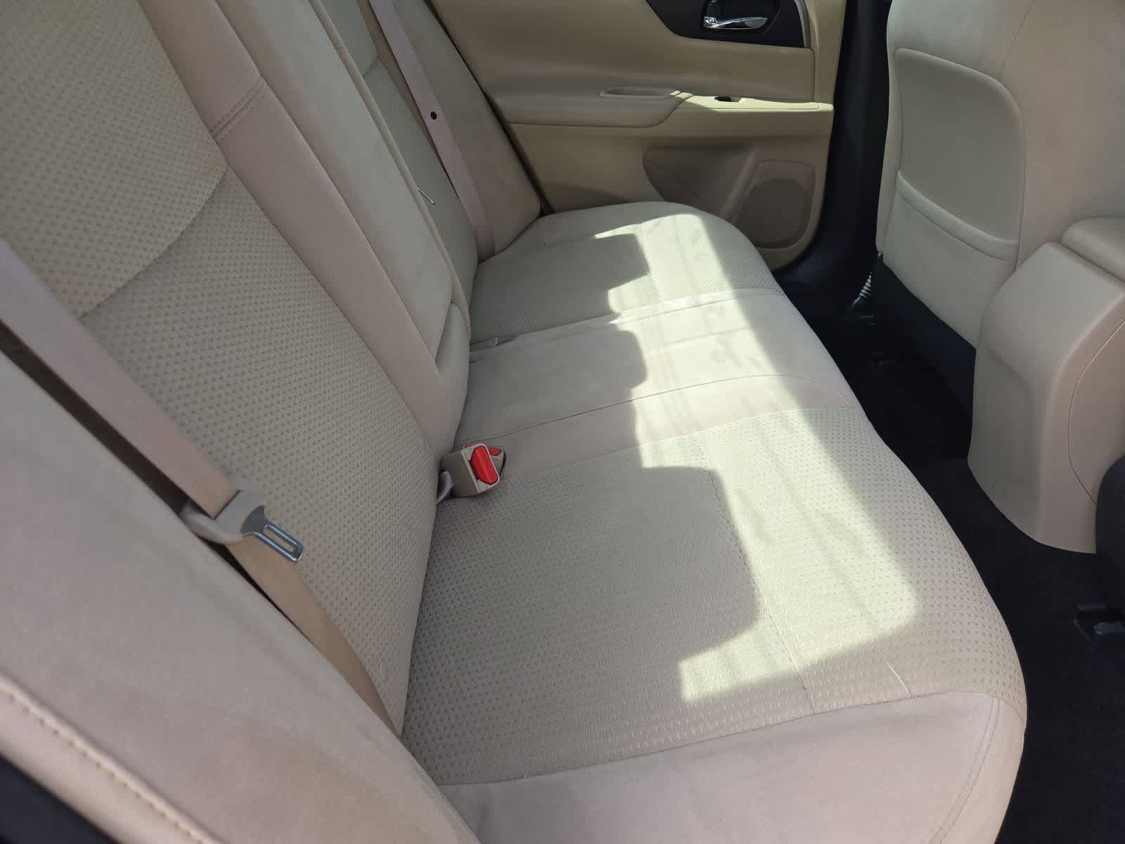 Thumbnail: 2015 Nissan Altima - 19