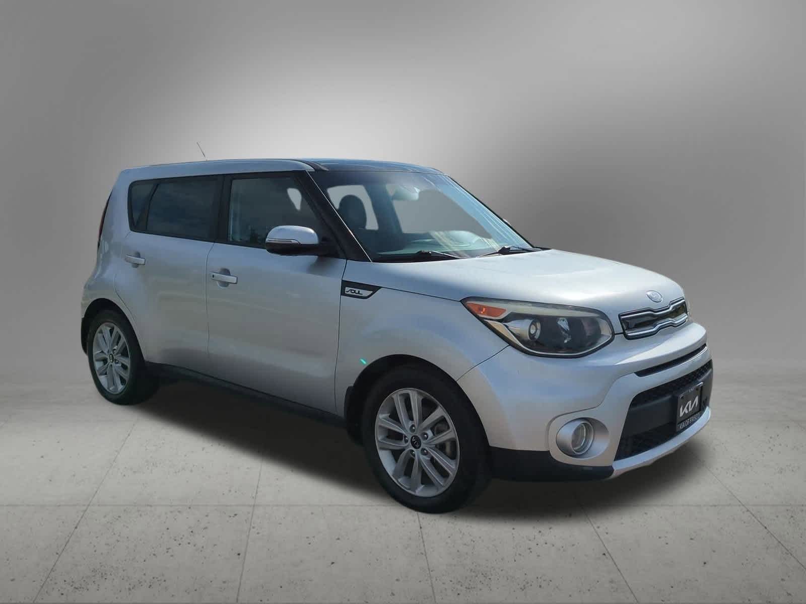 Thumbnail: 2017 Kia Soul - 8