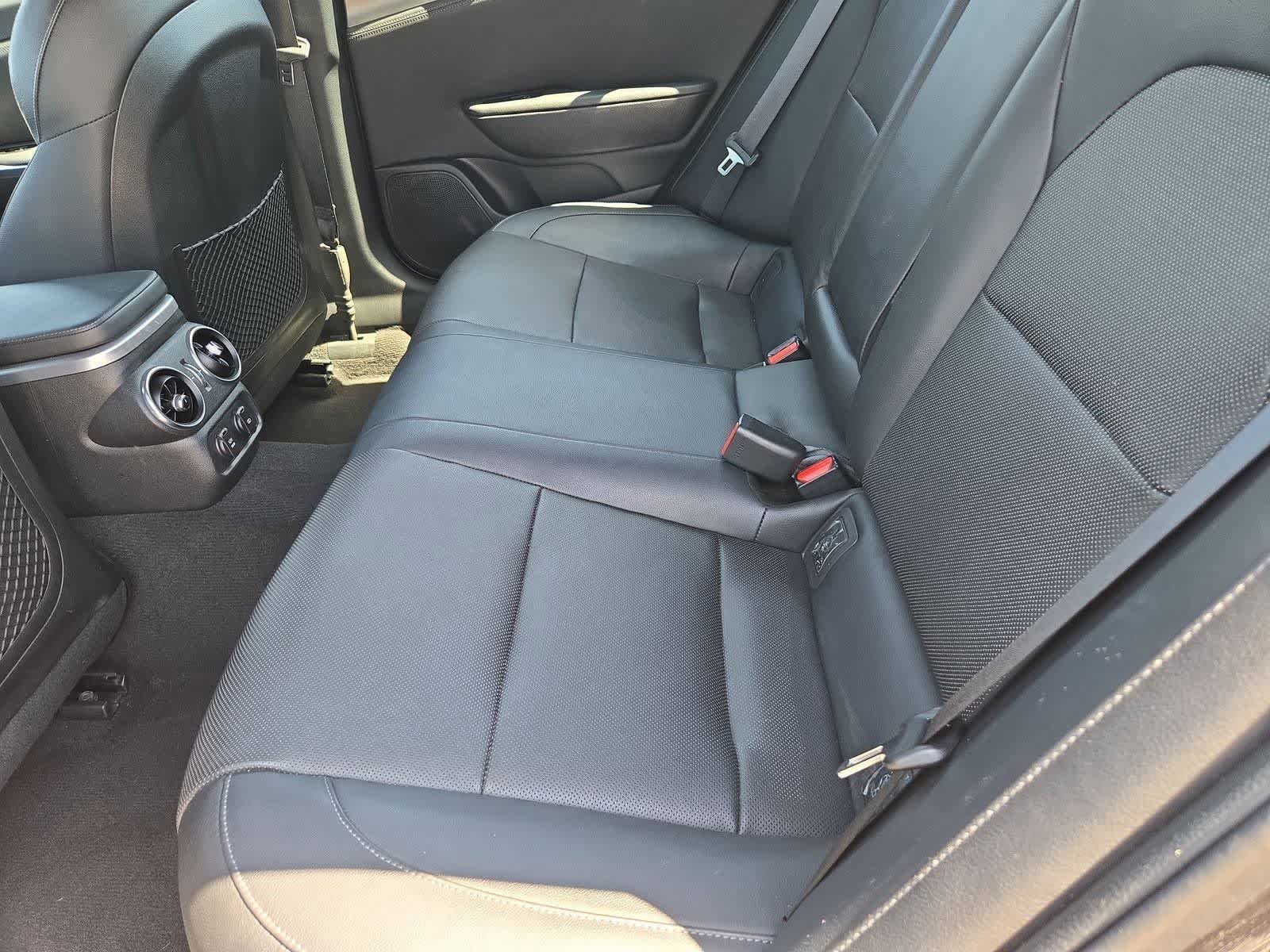 Thumbnail: 2019 Kia Stinger - 17