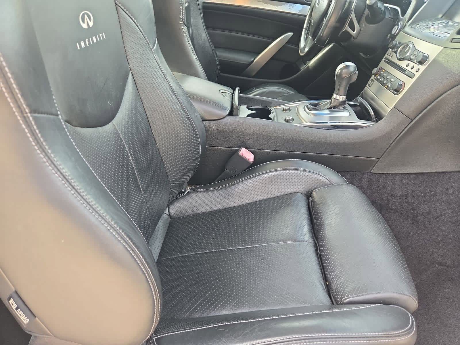 Thumbnail: 2010 INFINITI G37 - 20