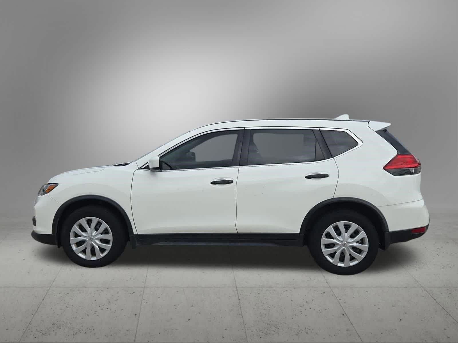 Thumbnail: 2017 Nissan Rogue - 3