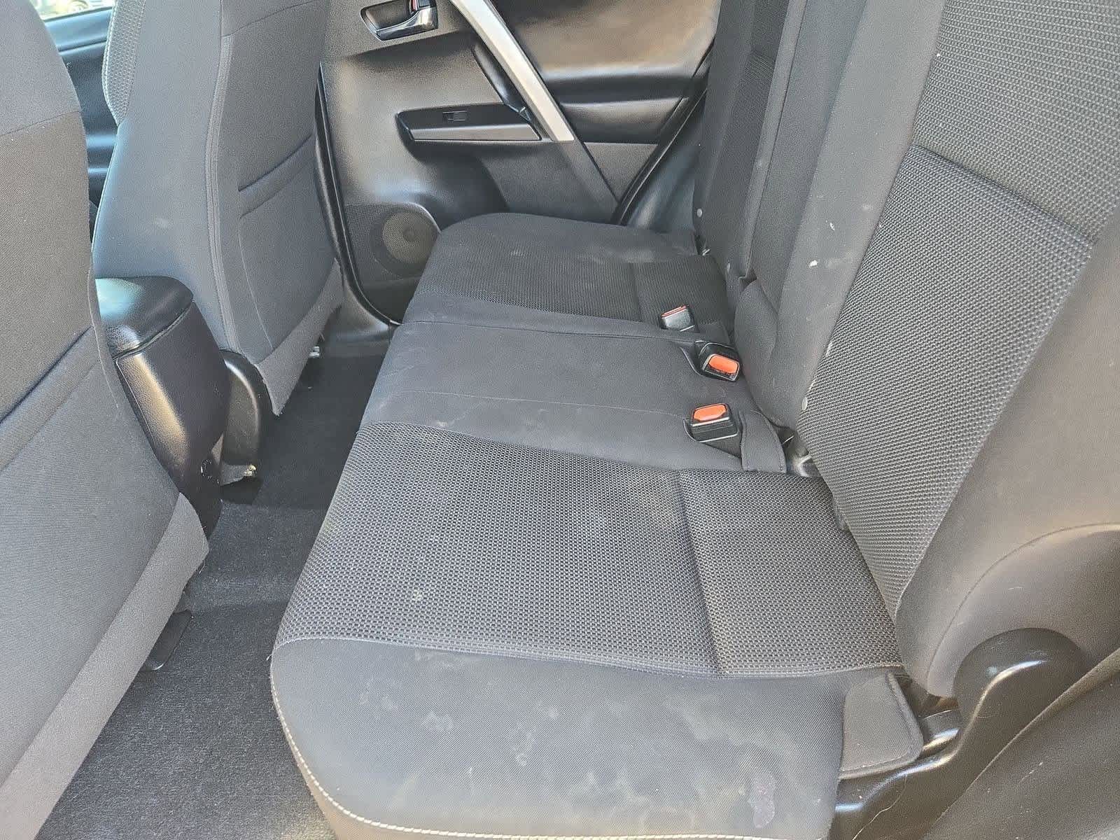 Thumbnail: 2018 Toyota RAV4 - 20