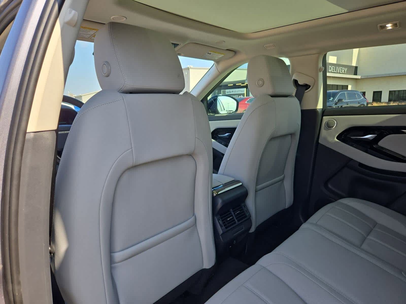 Thumbnail: 2025 Land Rover Range Rover Evoque - 17