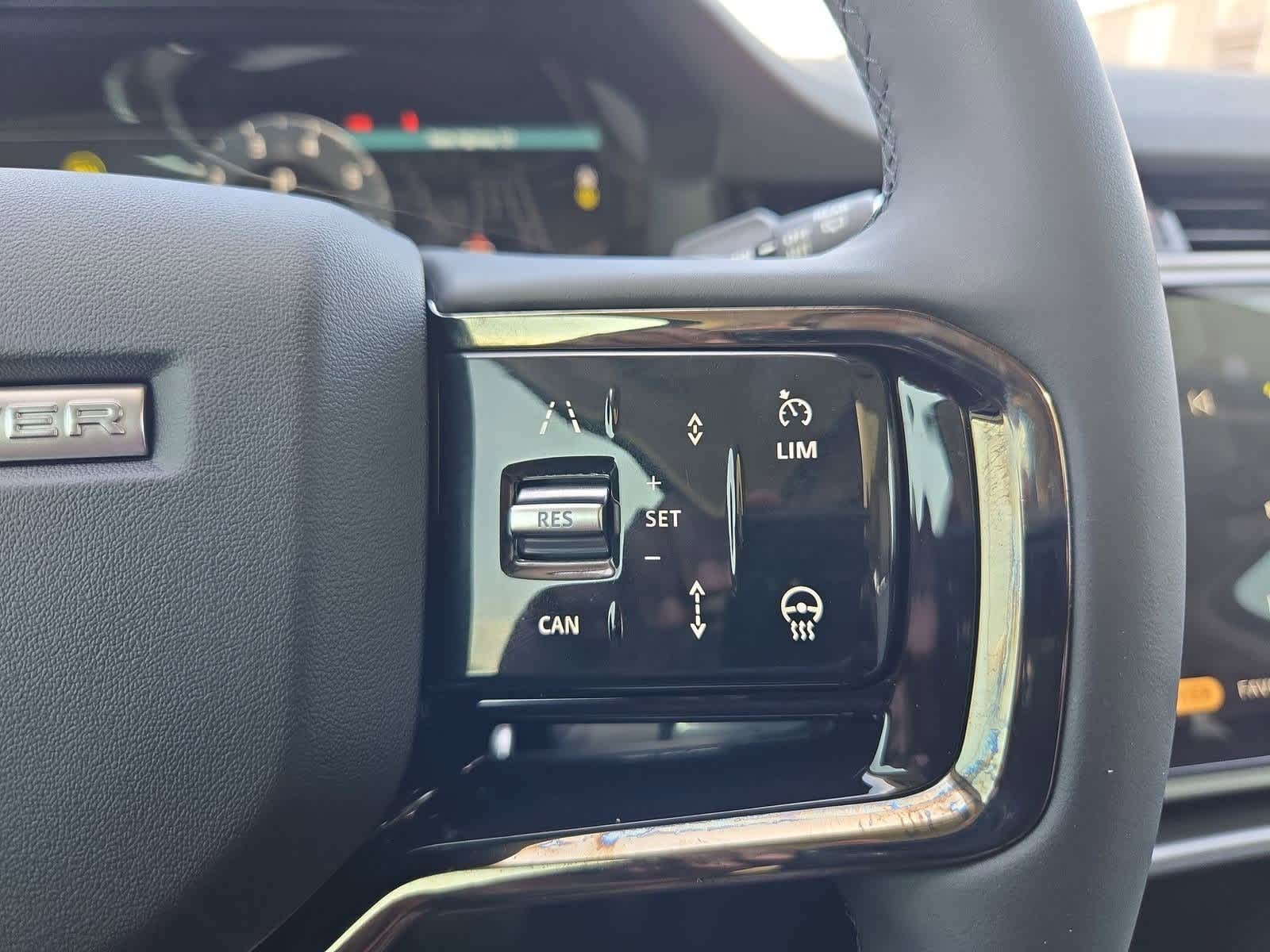 Thumbnail: 2025 Land Rover Range Rover Evoque - 25